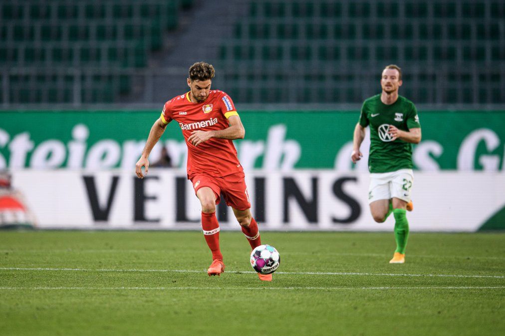 Lucas Alario comenzó la temporada 20-21 de gran manera y su entrenador en el Bayer Leverkusen
