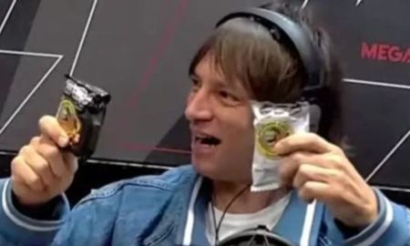 Joaquín Levinton presentó su alfajor Pescado Raúl junto a su nuevo material solista. Joaquín Levinton presentó su alfajor Pescado Raúl junto a su nuevo material solista.