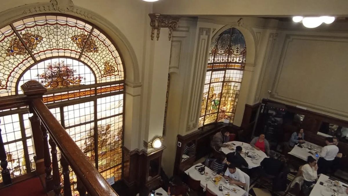 Comer en Las Violetas es un placer para propios y turistas.