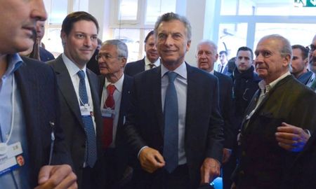 mauricio macri cierra su visita a davos con un discurso frente al foro economico mundial mauricio macri cierra su visita a davos con un discurso frente al foro economico mundial