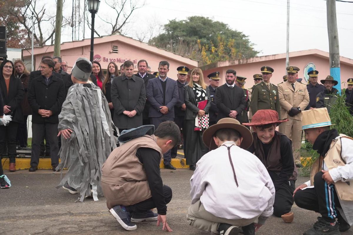 En Puerto Gaboto se conmemoró el Día de las Municipalidades, Comunas y Pueblos de Santa Fe. En Puerto Gaboto se conmemoró el Día de las Municipalidades, Comunas y Pueblos de Santa Fe.