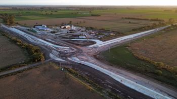 Construcción de la rotonda entre las rutas 4 y 80s en el acceso a Progreso.