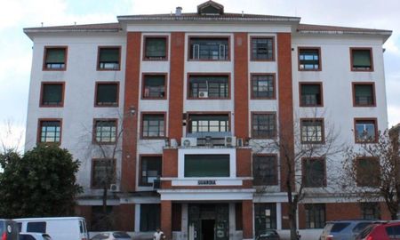 nena cuidaba a su abuela en un hospital y un depravado la violo en el ascensor nena cuidaba a su abuela en un hospital y un depravado la violo en el ascensor