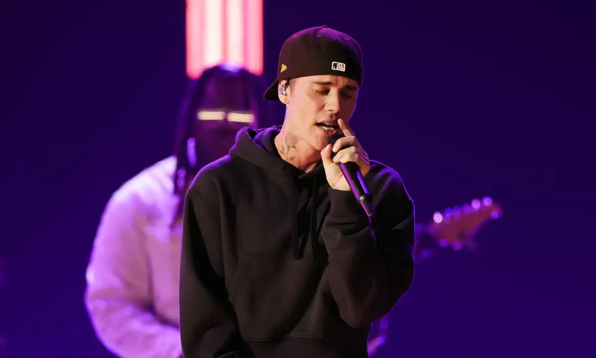 Justin Bieber regresó a los escenarios tras su parálisis facial.