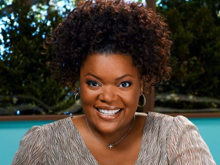 Mejor actriz invitada a una serie de comedia.