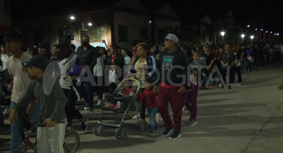 Las calles de San Cristóbal se llenaron de gente que marchó en pedido de justicia por el asesinato de Raquel Rosana Vázquez.