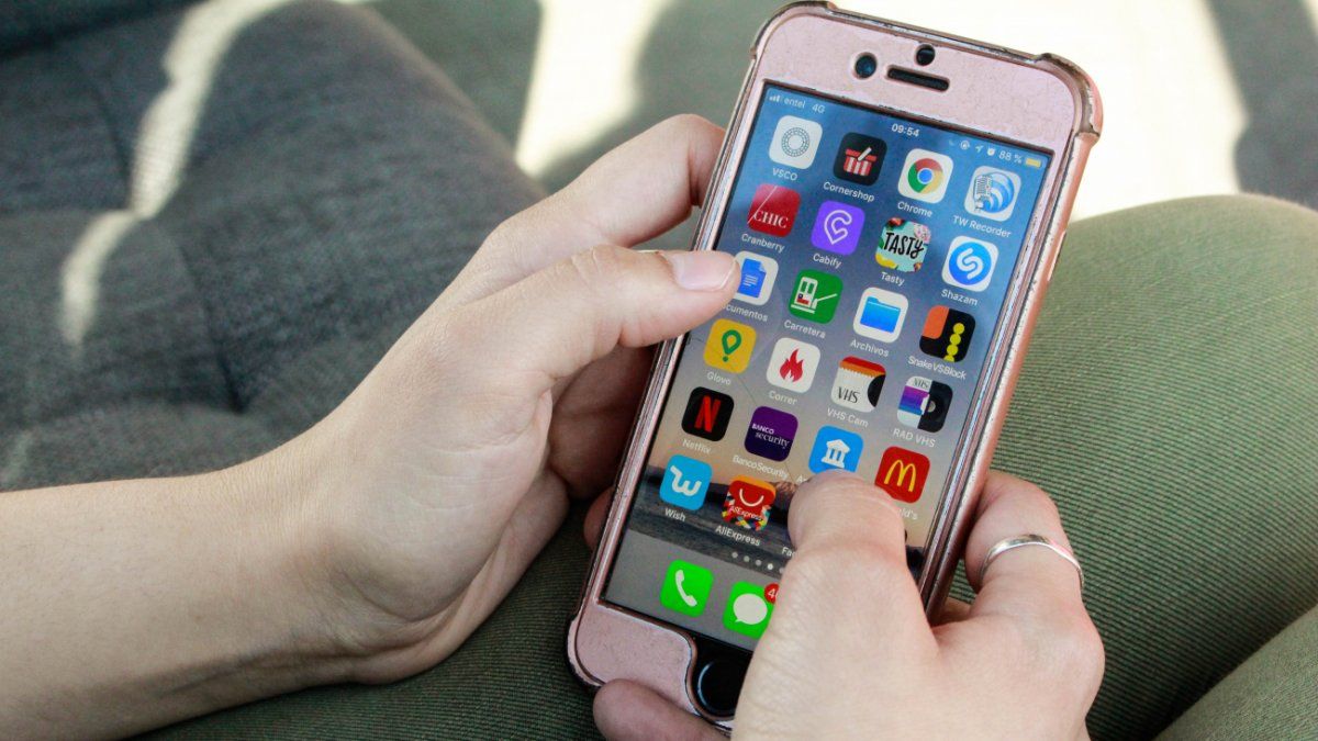 Las señales que indican adicción a tu celular