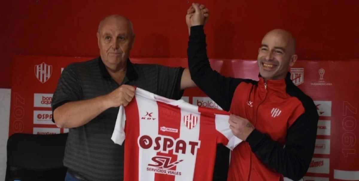 El presidente de Unión apuntó duro contra el extécnico de Unión