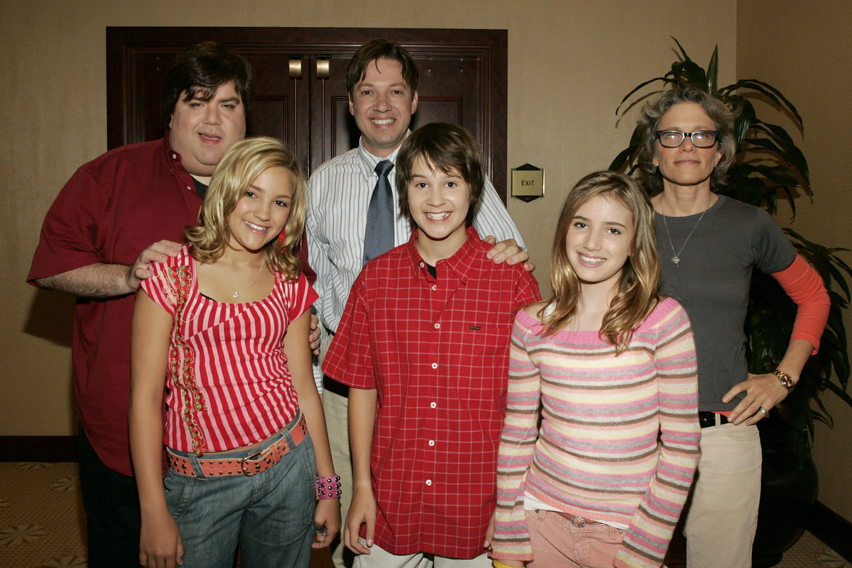Dan Schneider junto a estrellas infantiles: Jamie Lynn Spears, de “Zoey 101”, Devon Werkheiser, de “Manual de supervivencia escolar de Ned” y Emma Roberts, “Unfabulous”. Dan Schneider junto a estrellas infantiles: Jamie Lynn Spears, de “Zoey 101”, Devon Werkheiser, de “Manual de supervivencia escolar de Ned” y Emma Roberts, “Unfabulous”.