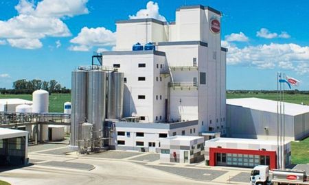 La empresa de la familia Gonella procesa diariamente 500.000 litros de leche en su planta de Franck, donde produce leche en polvo.