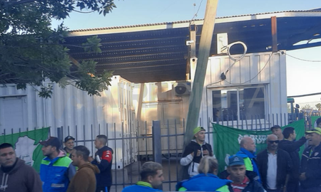 Los trabajadores de paro reunidos esta mañana en la ciudad de Santa Fe Los trabajadores de paro reunidos esta mañana en la ciudad de Santa Fe