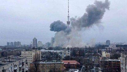 El ministro del Interior de Ucrania, Anton Gerashchenko, informó que las fuerzas rusas atacaron una antena de TV en Kiev.&nbsp;
