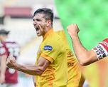 Gio Simeone anotó por duplicado en la victoria del Cagliari ante Torino por la Serie A y Germán Pezzella dijo presente en el empate entre Fiorentina y Spezia por el mismo torneo. Gio Simeone anotó por duplicado en la victoria del Cagliari ante Torino por la Serie A y Germán Pezzella dijo presente en el empate entre Fiorentina y Spezia por el mismo torneo.