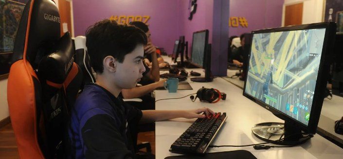 ¿Quién es el joven argentino de 13 años que se hizo millonario en el mundial de Fortnite?