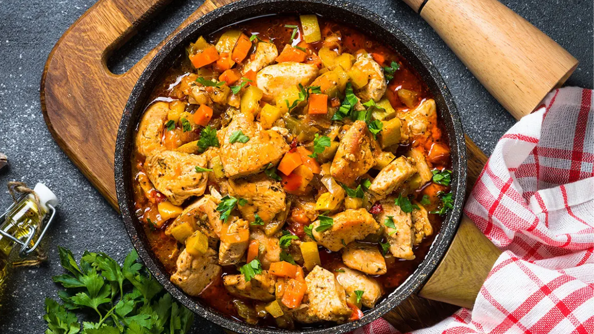 Cómo hacer estofado de pollo en casa: la receta más fácil y rica