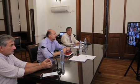 Durante la cuarentena por coronavirus, el gobierno mantuvo contacto con los gremios públicos provinciales a través de plataformas virtuales. Durante la cuarentena por coronavirus, el gobierno mantuvo contacto con los gremios públicos provinciales a través de plataformas virtuales.