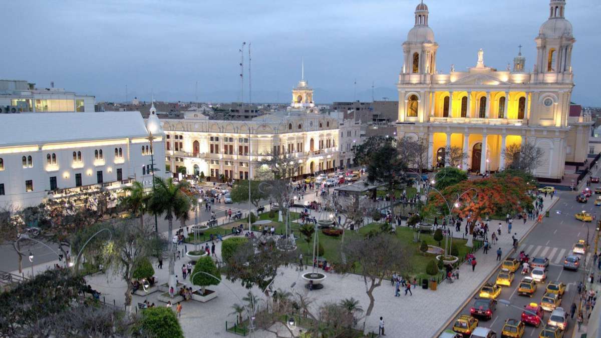 En el centro de de la ciudad de Chiclayo se encuentra Santa María Catedral