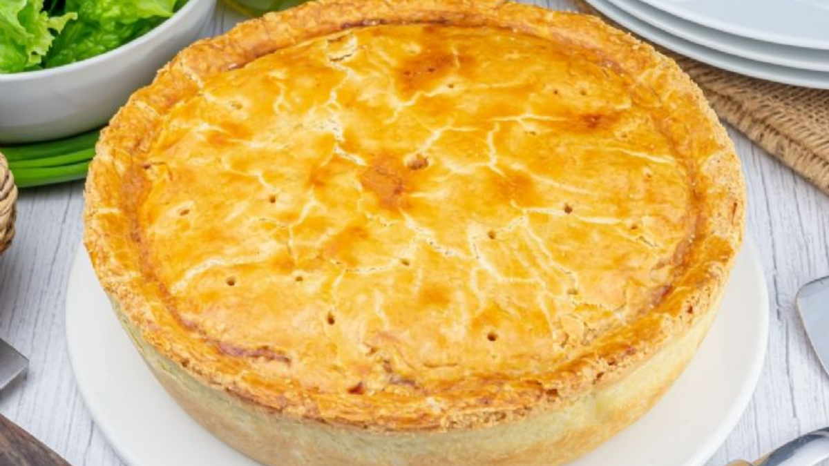 La tarta con masa de chipá es una opción deliciosa y única para preparar en casa, con ingredientes que se pueden conseguir fácilmente. La tarta con masa de chipá es una opción deliciosa y única para preparar en casa, con ingredientes que se pueden conseguir fácilmente.
