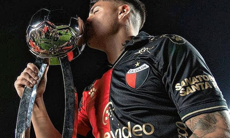 El saludo por el campeonato de Facundo Farías a Colón con un sutil mensaje para Santa Fe: Dueño de la ciudad El saludo por el campeonato de Facundo Farías a Colón con un sutil mensaje para Santa Fe: Dueño de la ciudad