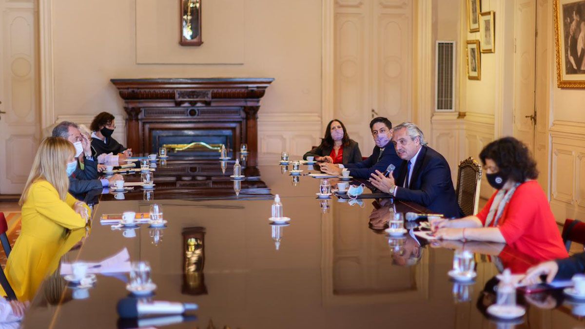 El presidente Alberto Fernández puso en funciones la mesa de Salud y Educación nacional