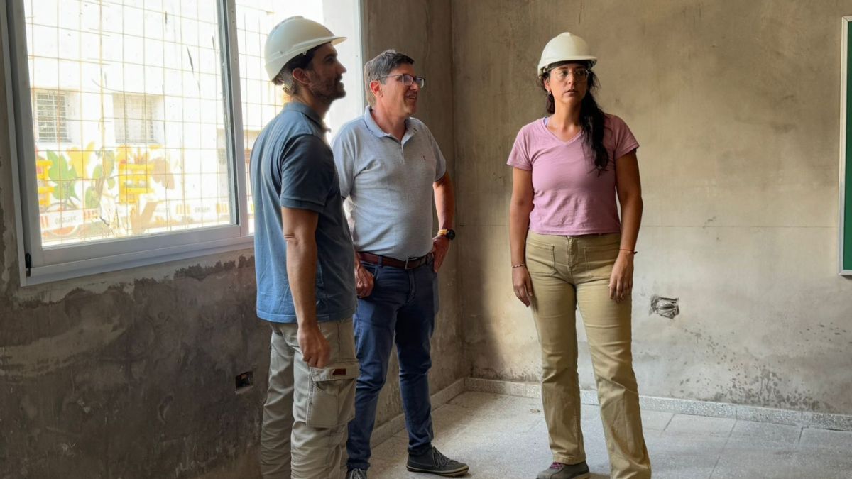 "Trabajamos para que a ninguna escuela le falte nada con el objetivo de mejorar los aprendizajes de los estudiantes”, dijo el ministro de Educación, José Goity. "Trabajamos para que a ninguna escuela le falte nada con el objetivo de mejorar los aprendizajes de los estudiantes”, dijo el ministro de Educación, José Goity.