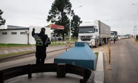 Las autoridades decidieron reforzar los controles de ingresos a la provincia. Las autoridades decidieron reforzar los controles de ingresos a la provincia.