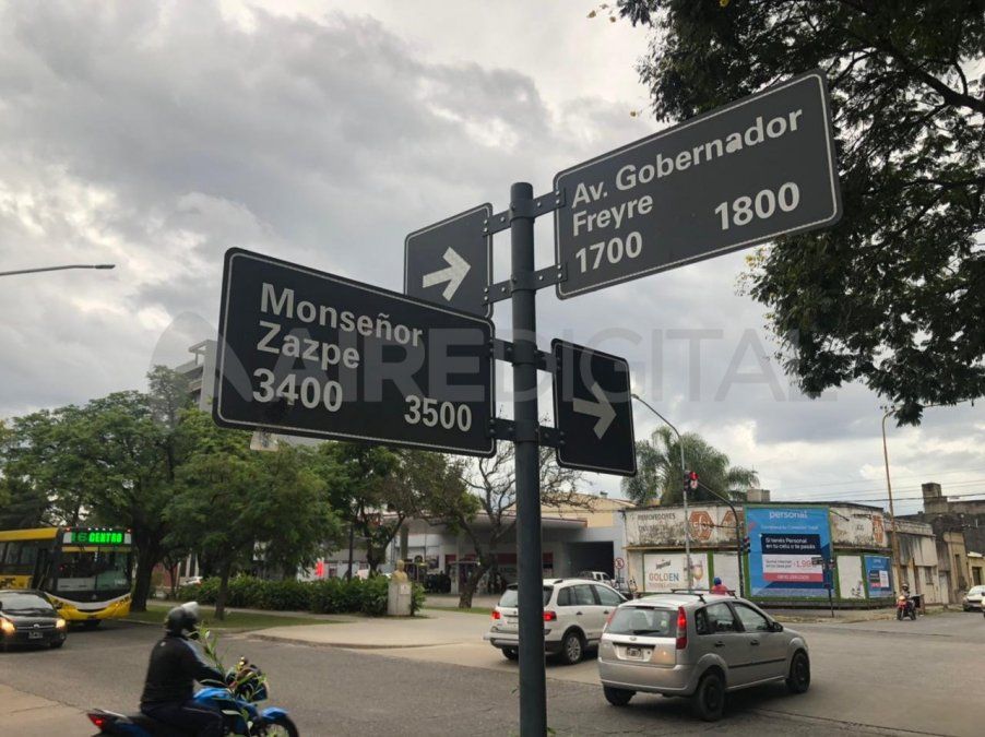 La esquina donde el ladrón emboscó e hizo caer de la moto a Dora para robarle la cartera.