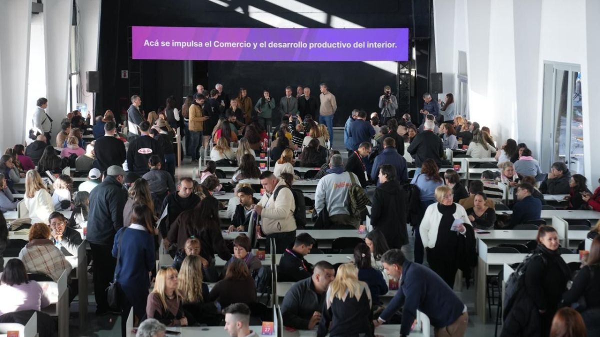 La Provincia de Santa Fe reunió en Rosario a instituciones que brindan asistencia social y empresas para formar una red más eficiente.