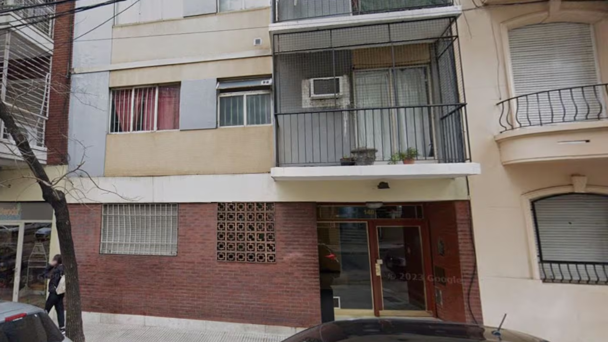 El edificio de Hidalgo 140, donde Sarlo vivió hasta su muerte. El edificio de Hidalgo 140, donde Sarlo vivió hasta su muerte.
