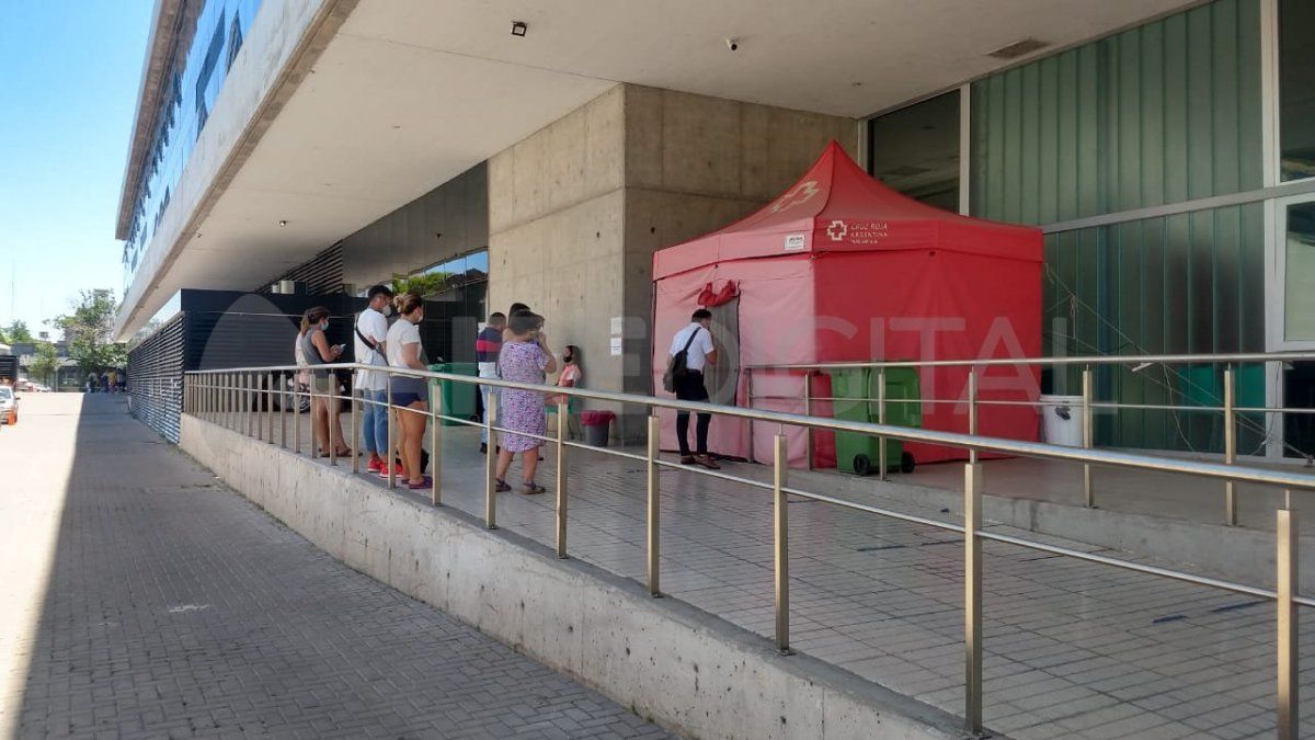 Los centros de testeo covid en Santa Fe funcionan de 8 a 12 y el resultado se puede conocer a los 20 minutos luego de realizada la prueba.