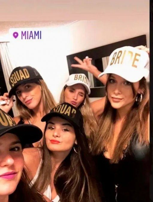 Barbie Vélez tuvo su despedida en Miami junto a sus amigas.
