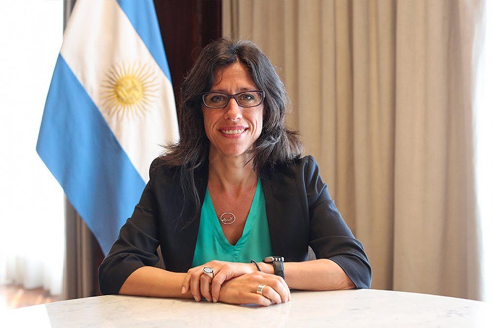 Secretaria de Comercio Interior, Paula Español