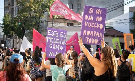ni una menos marcha en santa fe y pide la aparicion con vida de monica aquino ni una menos marcha en santa fe y pide la aparicion con vida de monica aquino