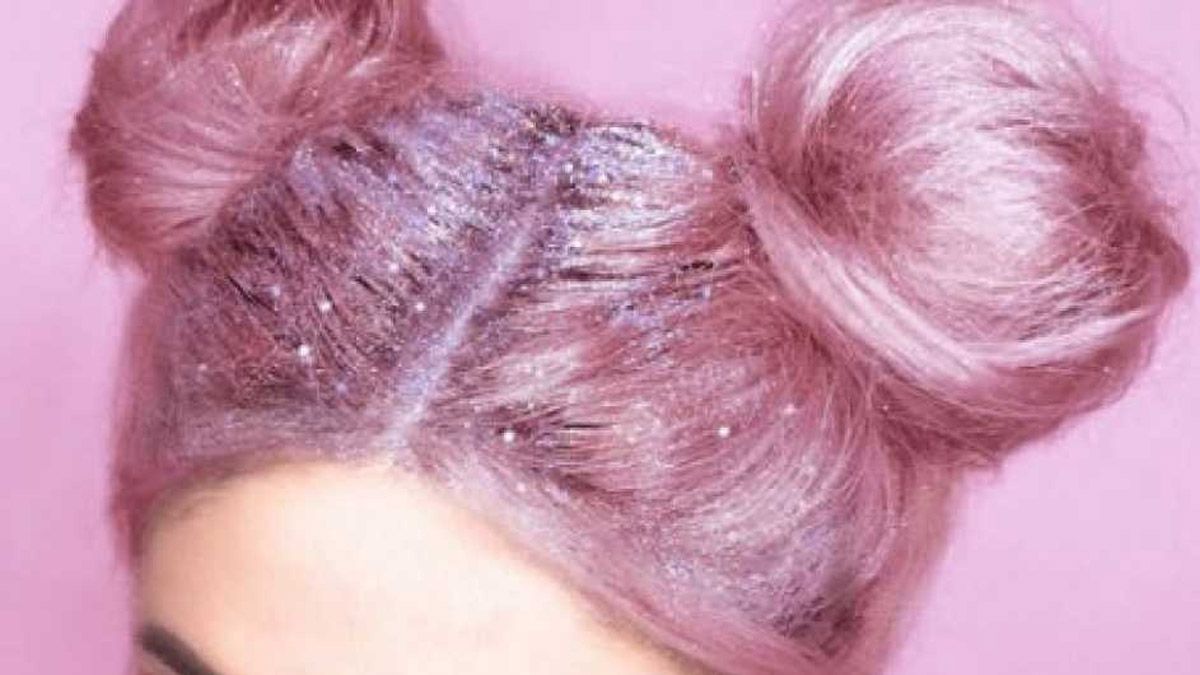 Glitter en el pelo, la nueva tendencia con la que deslumbraras a todos