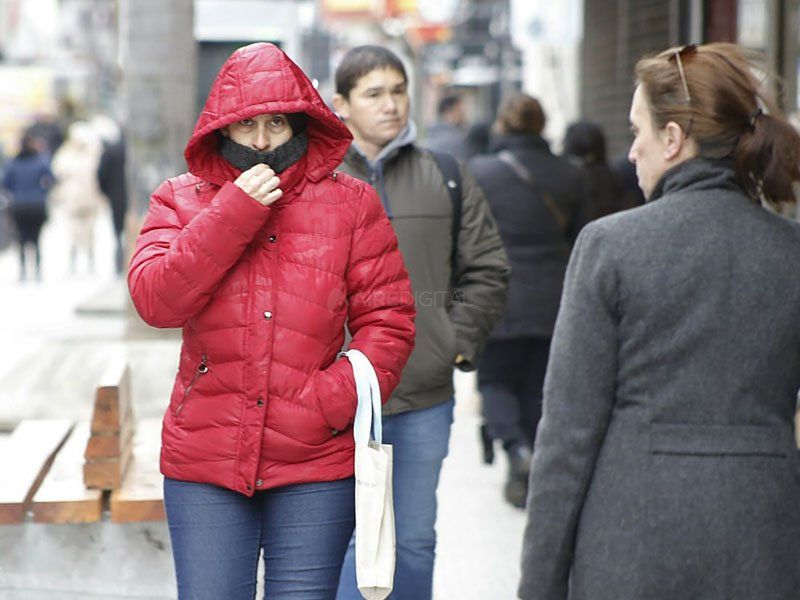 &nbsp;Para este martes se espera una m&iacute;nima de 5&deg; en la zona c&eacute;ntrica mientras que para las &aacute;reas suburbanas se pronostica una m&iacute;nima de 0&deg;.