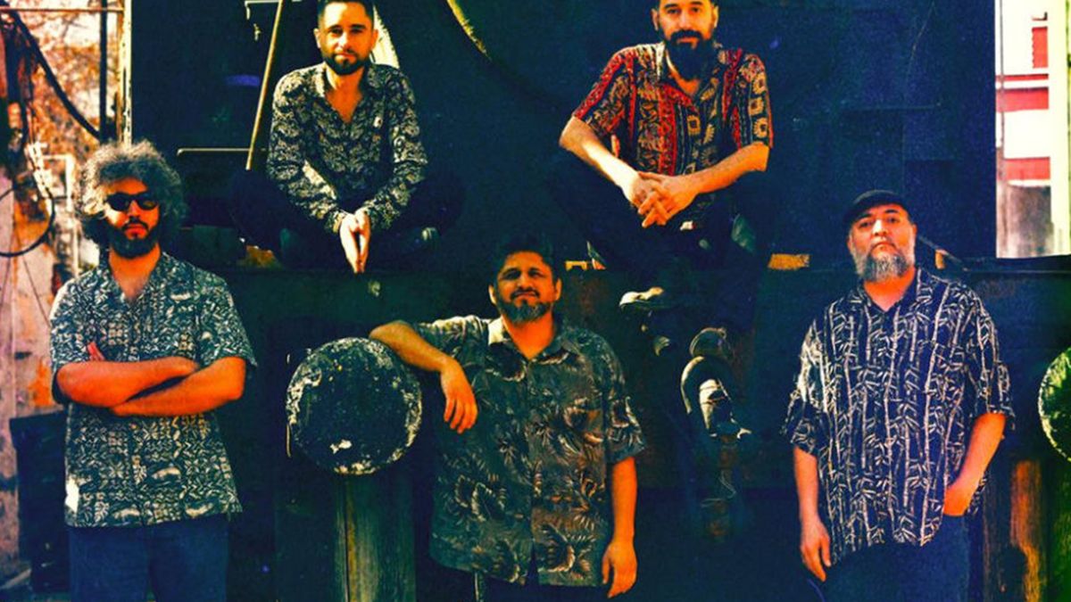 Los Espíritus regresan a Tribus el viernes 22 de marzo a las 21 hs, en el marco de la gira presentación de “La montaña”. Los Espíritus regresan a Tribus el viernes 22 de marzo a las 21 hs, en el marco de la gira presentación de “La montaña”.