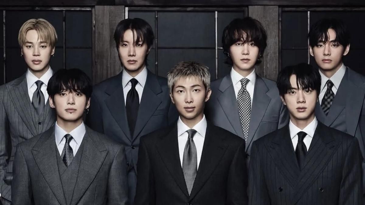 Los siete integrantes de BTS vuelven a unirse para presentar Arirang. El evento de este sábado en la Plaza Gwanghwamun marca el inicio de una gira que recorrerá más de 20 países durante el próximo año.&nbsp;