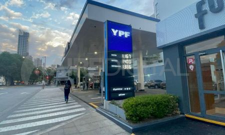 Los precios de los combustibles subieron un 2,75% desde las 0 de este viernes 1 de noviembre en todo el país. Los precios de los combustibles subieron un 2,75% desde las 0 de este viernes 1 de noviembre en todo el país.