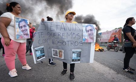 Familiares, vecinos y allegados volvieron a manifestarse en las calles. Familiares, vecinos y allegados volvieron a manifestarse en las calles.