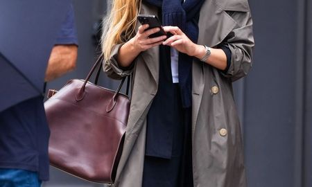 Los bolsos de gran tamaño se imponen como el accesorio fundamental para definir el estilo en 2026. Los bolsos de gran tamaño se imponen como el accesorio fundamental para definir el estilo en 2026.
