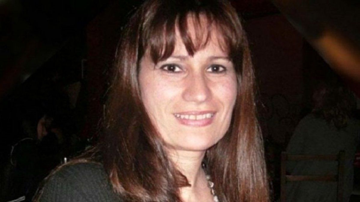 María de los Ángeles Paris tenía 46 años. Por su muerte están imputados cinco policías: el comisario Silvio Cortés, la suboficial Susana Domínguez, y los agentes Damián Zalazar, Silvina Gianotti y Andrea Allovatti.