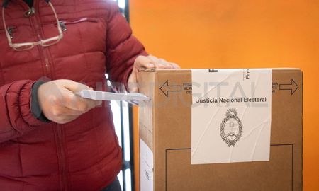 Los votos en blanco son válidos pero no se cuentan de la misma manera en las elecciones Primarias, Abiertas Simultáneas y Obligatorias (PASO) que en las elecciones generales. Los votos en blanco son válidos pero no se cuentan de la misma manera en las elecciones Primarias, Abiertas Simultáneas y Obligatorias (PASO) que en las elecciones generales.