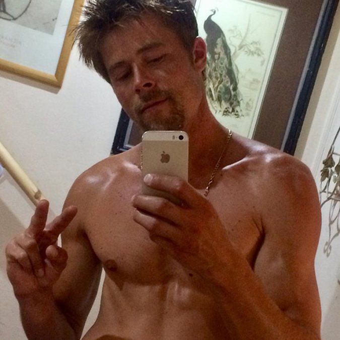 Ahora Nathan hace contenido para Only Fans (Foto: Instagram@bradpitt_lookalike)