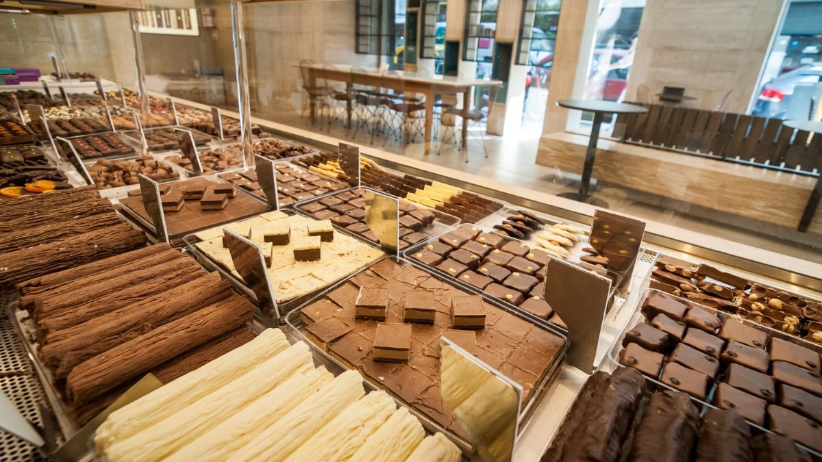 ¿Cuánto cuesta una caja de chocolates surtidos en Rapanui?