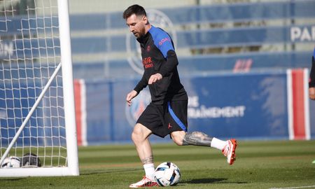 Lionel Messi vuelve a jugar para Paris Saint-Germain este sábado, cuando los parisinos reciban al Niza por la Ligue 1. Lionel Messi vuelve a jugar para Paris Saint-Germain este sábado, cuando los parisinos reciban al Niza por la Ligue 1.