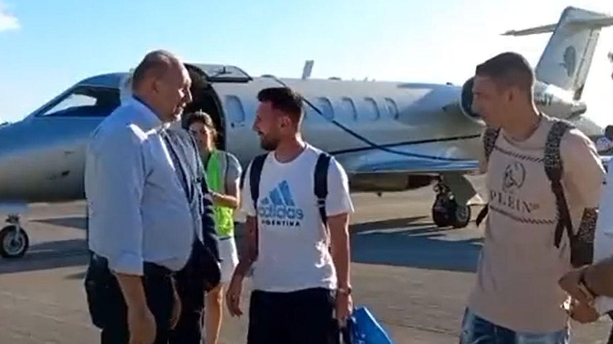 El Gobernador Omar Perotti Se Encontr Con Messi Y Di Mar A En El Aeropuerto De Rosario