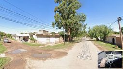 altText(Andaba armado en plena tarde por Santa Fe, llegó la policía pero no pudo detenerlo)}