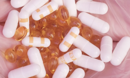 La industria farmaceútica argentina cubre el 70% de la demanda local produciendo sus propias medicinas. La industria farmaceútica argentina cubre el 70% de la demanda local produciendo sus propias medicinas.