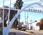 Berabevú es una localidad ubicada en el departamento Caseros, a 150 km de Rosario. Berabevú es una localidad ubicada en el departamento Caseros, a 150 km de Rosario.