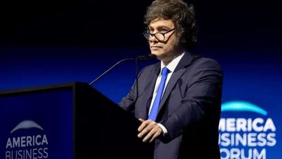 Javier Milei desmintió la eliminación del monotributo y volvió a apuntar contra los periodistas